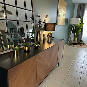 L'escale Du Trianon , Le Plessis-Robinson France